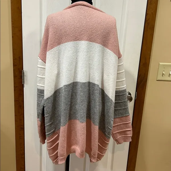 Cozy & Chic XXL Pink, White & Gray Cardigan – Soft Knit, Open Front - Image 4