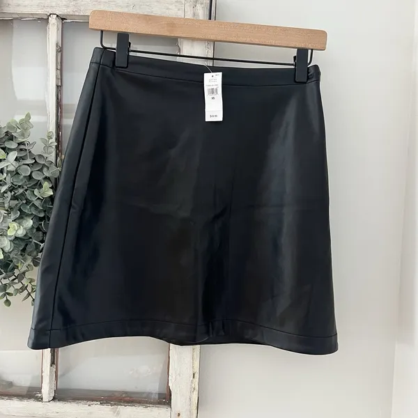 NWT GAP Mini Faux Leather Skirt‎ Size XS Side Zip A Line - Image 2