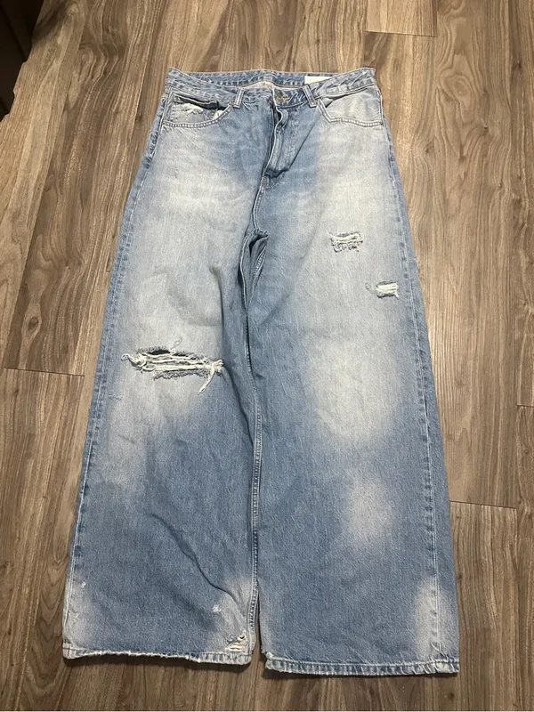 Zara Light Blue Distressed Wide-Leg Jeans - Image 10