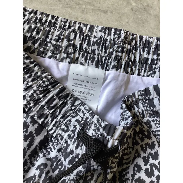 Niyama Sol Womens Sport Short Awesome Black White Leopard Print Small NEW - Image 2