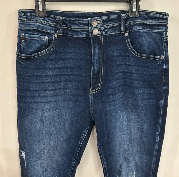 KanCan for Maurices high rise double exposed button distressed crop jeans sz 32 - Image 4
