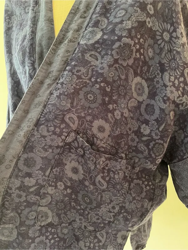 American Eagle Women's Navy Floral Soft Slouchy Open kimono - Image 2
