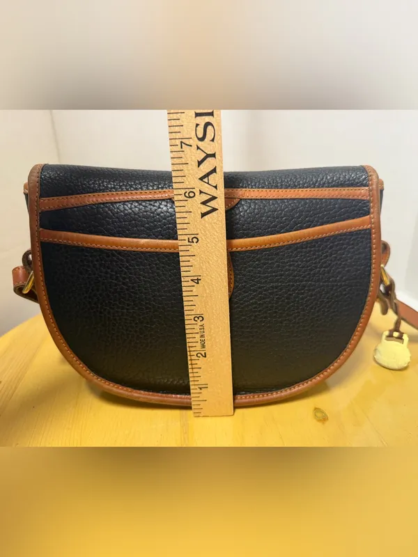 Dooney & Bourke Vtg Black Pebbled All Weather Leather Calvary Saddle Bag Brass - Image 11