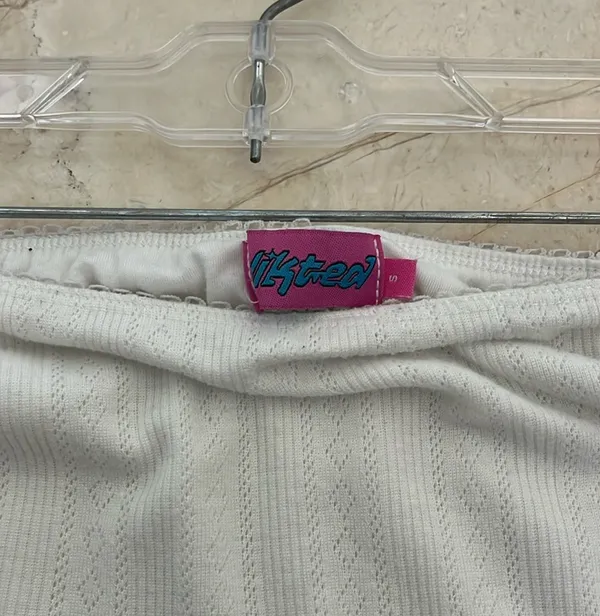 Edikted Mini White Skirt Ruffle - Image 2