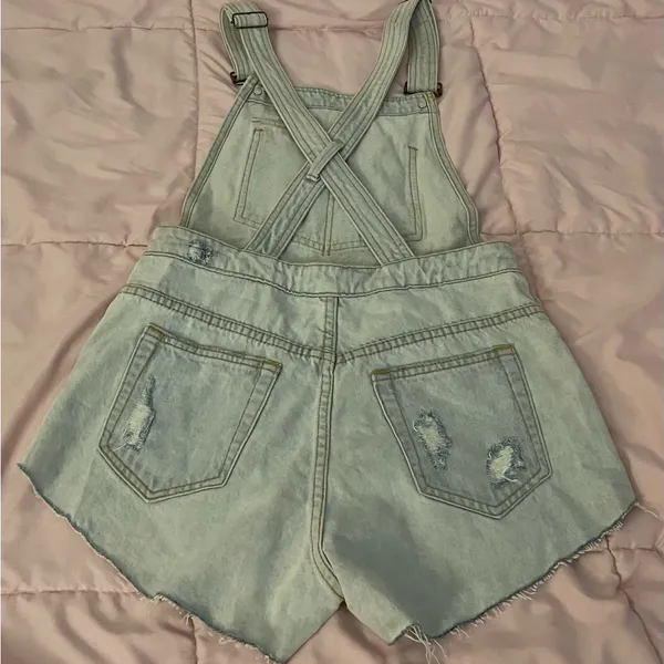 Glassons Denim light wash distressed overall shorts romper, size 8 boho casual - Image 12