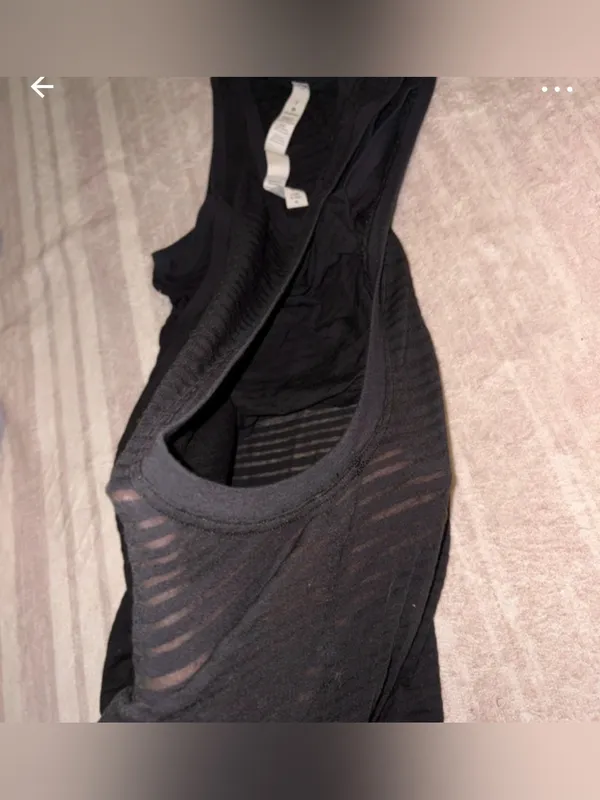 Lululemon Black Women's workout Sleeveless Tank Top - Image 3