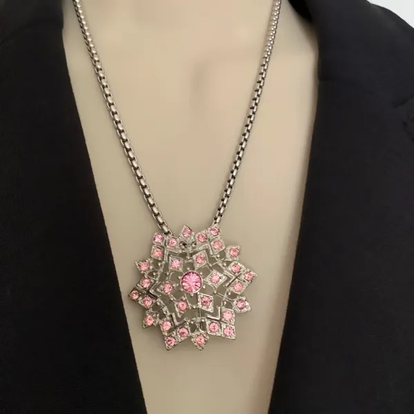 Nwot Vintage Bebe Bright Pink Gemstone and Silver Sparkling Burst Brooch - Image 4