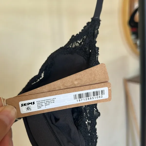 SKIMS Fits everybody Lace Triangle Bralette- NWT Onyx Size‎ L - Image 5