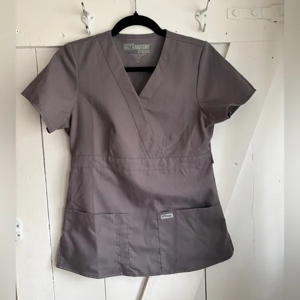 Grey's Anatomy by Barco Riley 3-Pocket Mock Wrap V-Neck Top Size XS - Image 2
