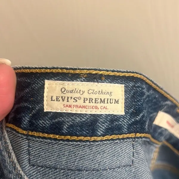 ✨Levi’s High Loose Flare Sz 27 Jean in Take Notes✨ - Image 7