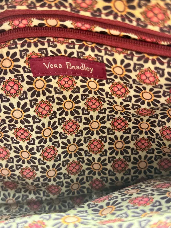 D6. Vera Bradley Pink Medallion Crossbody Bag - Image 3