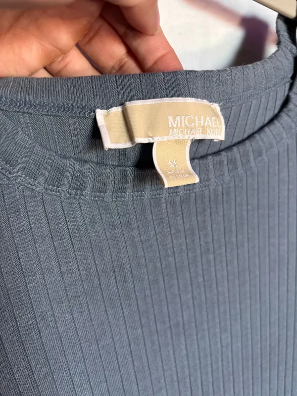 Michael Kors Ribbed Bell-Sleeve Top – Size M - Image 3