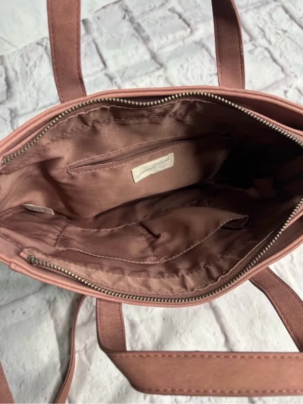 Universal thread faux leather crossbody bag - Image 3