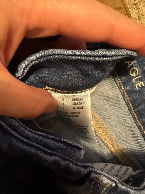 American Eagle Jeans - Image 3