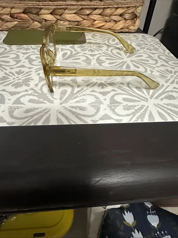 Green Translucent Reading Glasses - Image 3