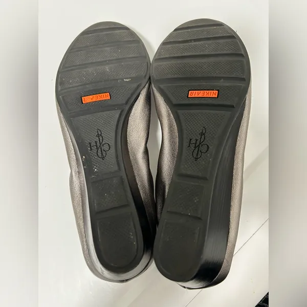 Cole Haan Silver Wedge Pumps Size 7 - Image 9