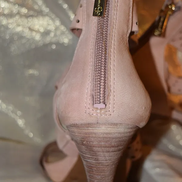 Jessica Simpson Chinah Ankle Strap Pumps, 4.5 " heels, Size 10M - Image 3