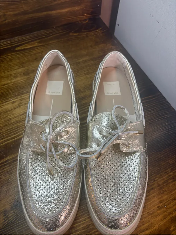 Dolce vita metallic gold loafers size 9.5 - Image 3