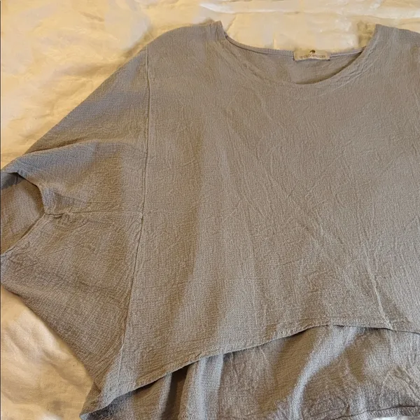 Elegant Women's Gray Blouse Size M - Image 5