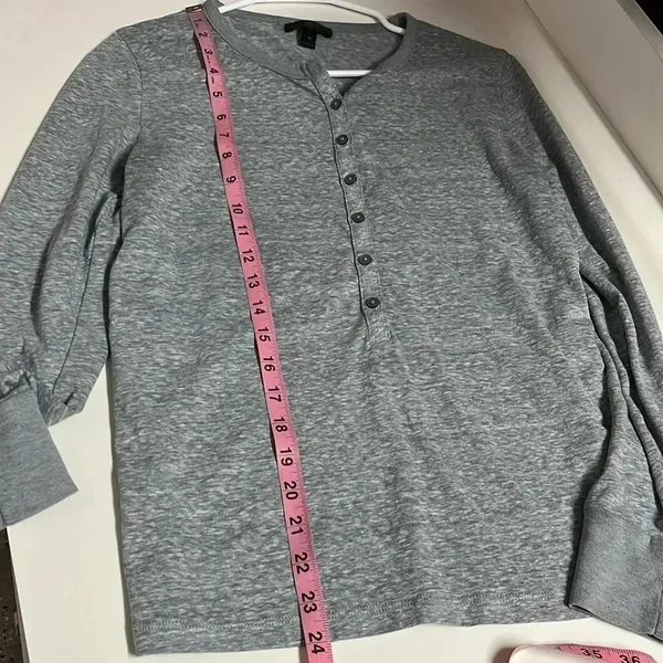 Imperfect J Crew long sleeved partial button down top‎ grey preppy top 2018 - Image 4