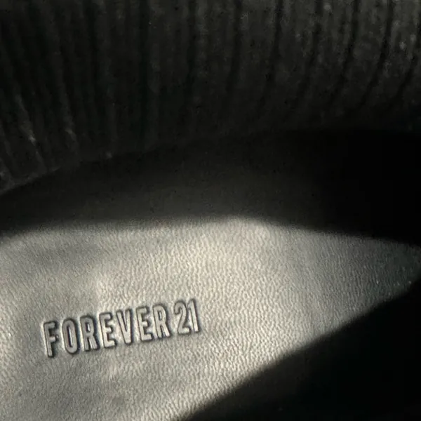 Forever 21 Black Heeled Boots with Chunky Sole - Image 4