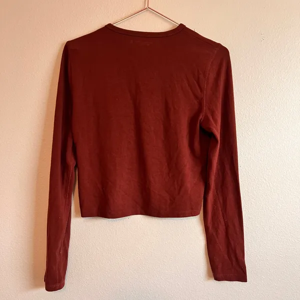 Abercrombie & Fitch Top Womens M Burgundy Soft AF Cozy Cropped Long Sleeve Tee - Image 4