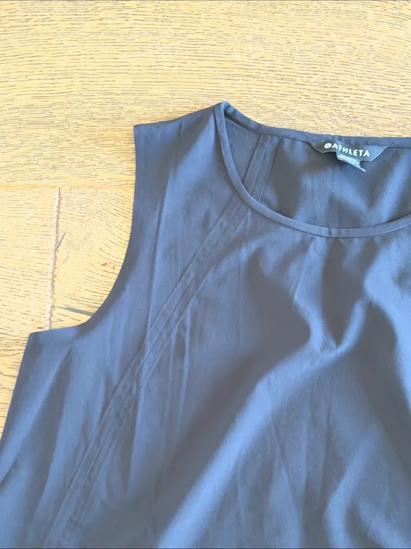 Athleta black Sleeveless Tunic Tank dri-fit type material small - Image 3