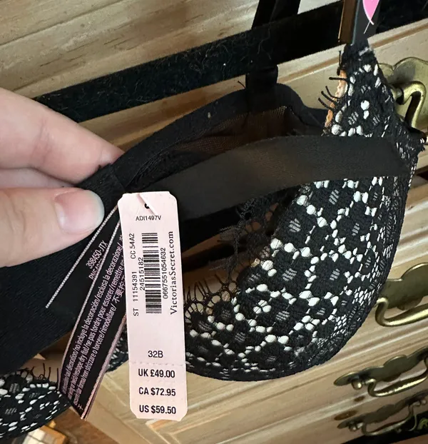 Victoria's Secret Push-up Bra - Image 3