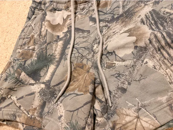 Men's Hollister camo sweat shorts - Image 2