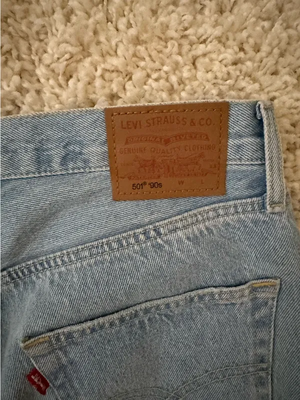 Levi’s 501 Jeans Straight 90s Leg Mid-Rise - Image 3