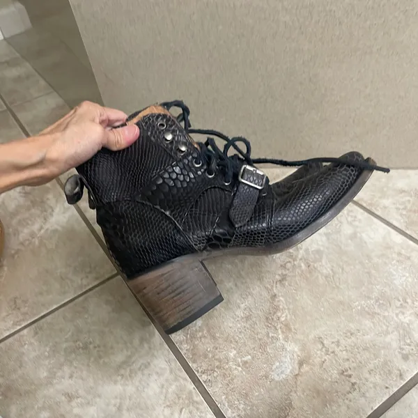 Freeboard by Steven Fauna Black Snakeskin Leather Lace‎ Up Ankle Size Boots 8 - Image 3