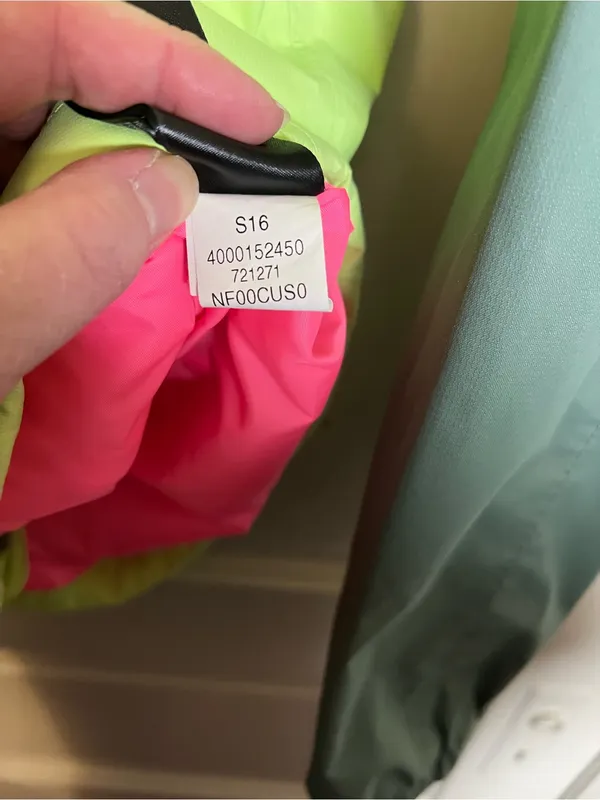 The North Face Women’s Resolve Plus Jacket Medium Yellow/Pink/Green - Image 7