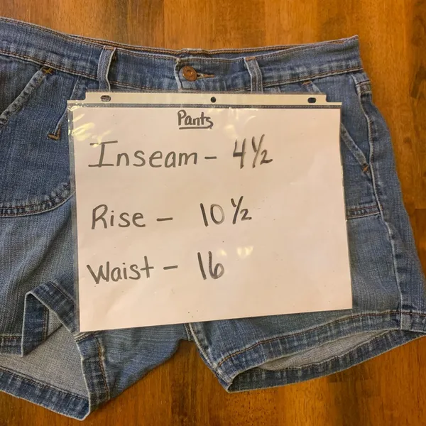 Levi’s 515 shorts size 8 Light blue wash some stretch detailed front pockets - Image 7