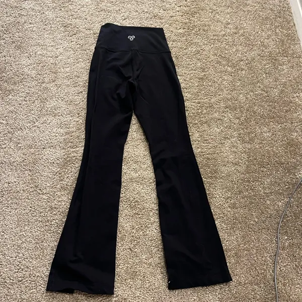 TNA action split‎ flare legging high rise XS Aritzia Black - Image 5