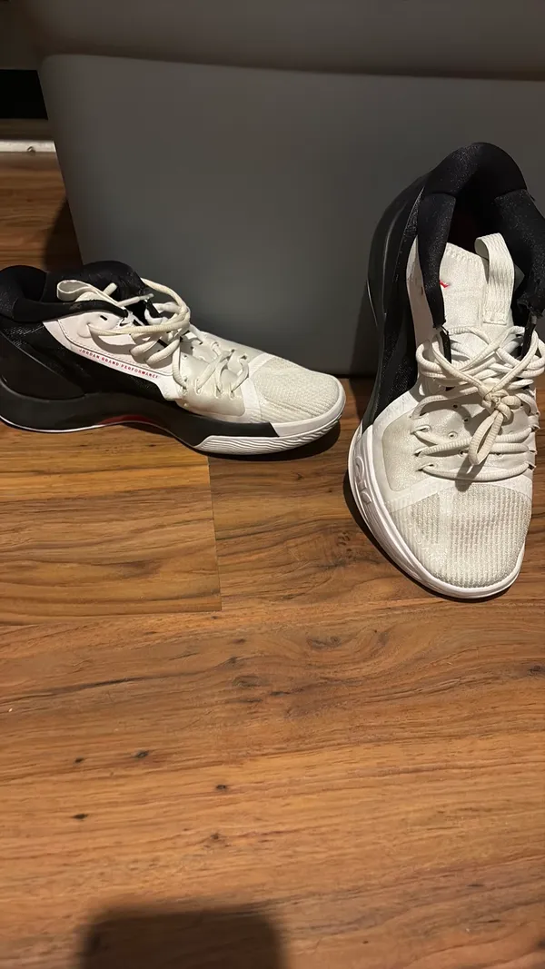 Jordan Nike Air Basketball Shoes - Image 4