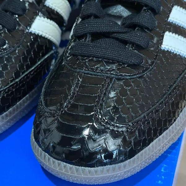 Adidas Women's Black Trainers - Image 8