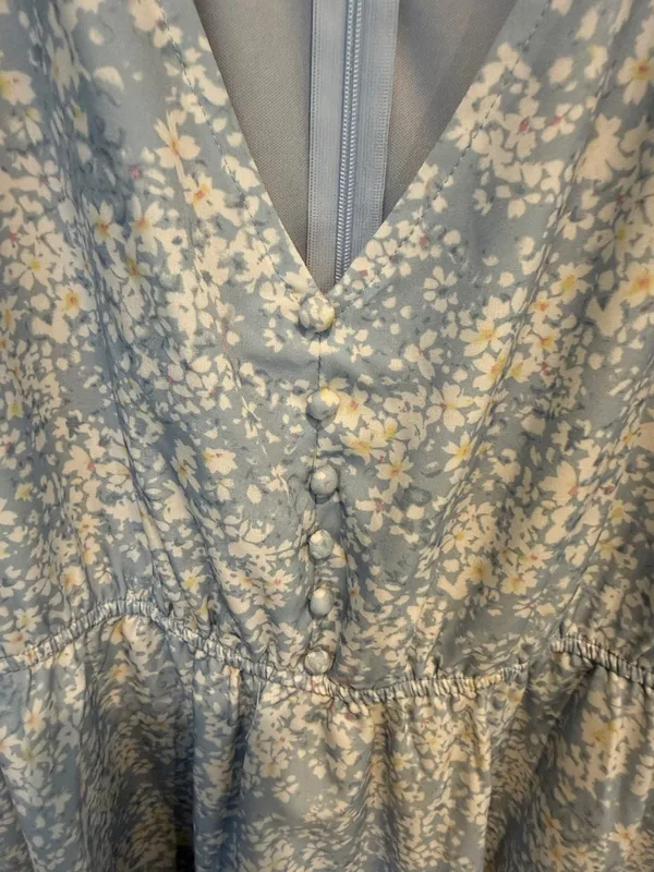 ARULA Pale Blue Floral Skort with White Print Size 1X - Image 5