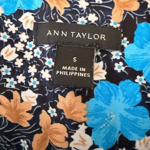 Ann Taylor Floral Seamed Split Neck Popover Blouse Night Sky Lightweight SZ S - Image 8