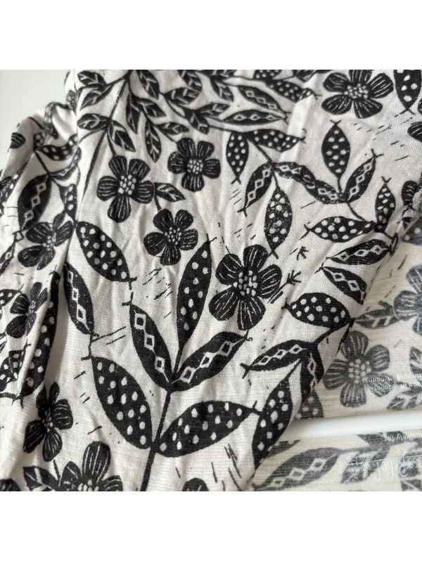 Anthropologie Pilcro Press Relief Black White Floral Split Neck Knit Top Size S - Image 4