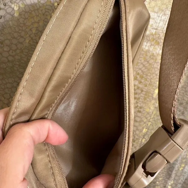 Studio NYC Small Light Brown Tan Crossbody Belt Bag EUC - Image 4