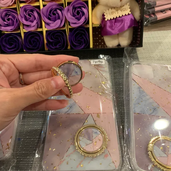 iPhone XR glitter case with hand holder - Image 3