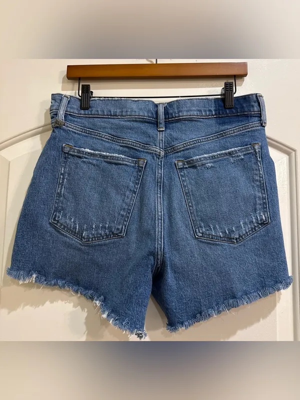 The Mom Short by Abercrombie & Fitch High Rise Distressed Raw Hem Shorts 29/8 - Image 2