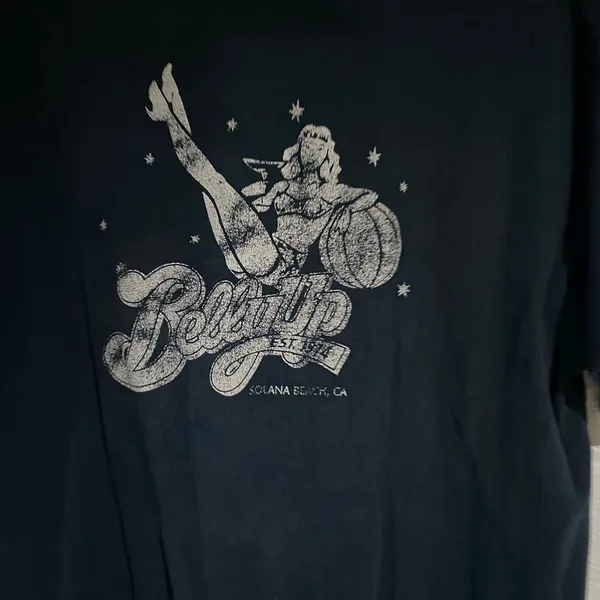 Gildan large graphic tee - Image 2