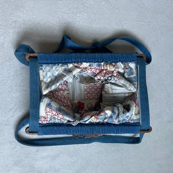 ˚₊‧꒰ა 90's embroidered teddy bear denim bag with adjustable straps and wooden closure ໒꒱ ‧₊˚ - Image 3