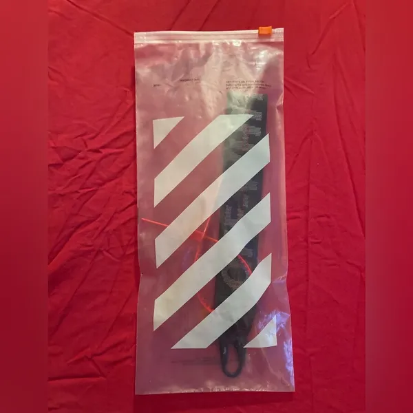 Authentic Off-White Keychain / Lanyard by Virgil Abloh In Black - Image 9