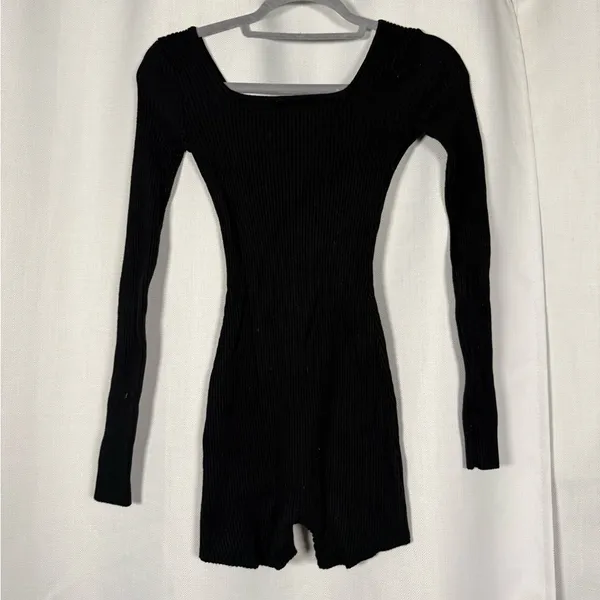 Princess Polly Black Ribbed Long Sleeve Jaden Romper Size Small/Medium - Image 4