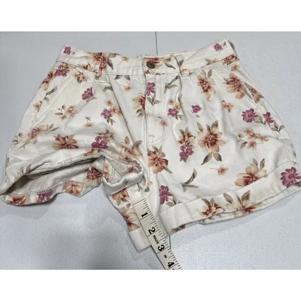 American Eagle Mom Short Womens 4 High Waist Cuffed Pleated Off White Floral - Image 10