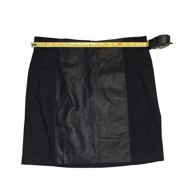 Banana Republic Factory Black Pencil Skirt Faux Leather‎ Panel Size 6 Edgy Goth - Image 4