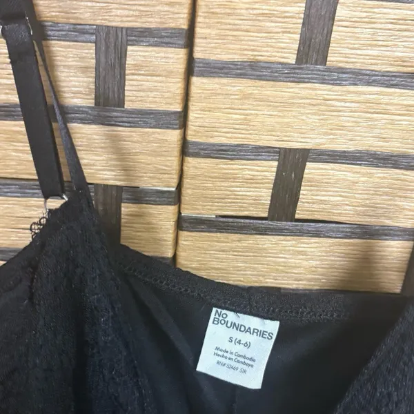 No Boundaries Black Lace Maxi Dress Size‎ Small - Image 6