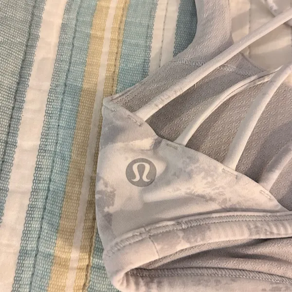 Lululemon sports bra size 2 - Image 3